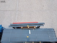 Lot 26 - palletstelling met 13 staanders