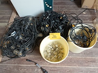 Lot 26 - prikkabels en lampen