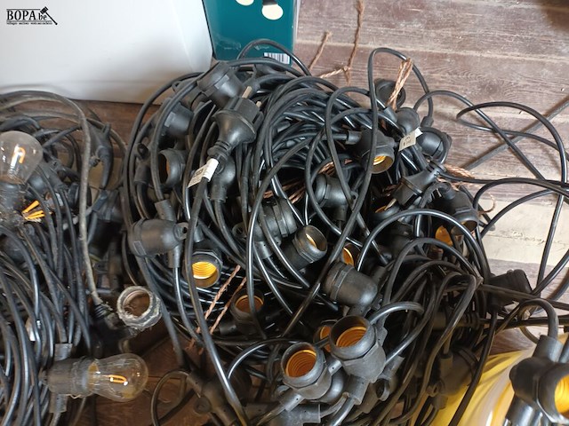 Lot 26 - prikkabels en lampen - afbeelding 3 van  6