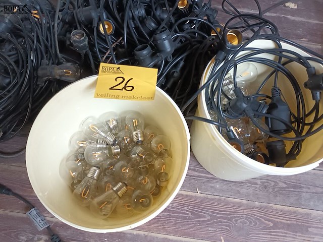 Lot 26 - prikkabels en lampen - afbeelding 4 van  6