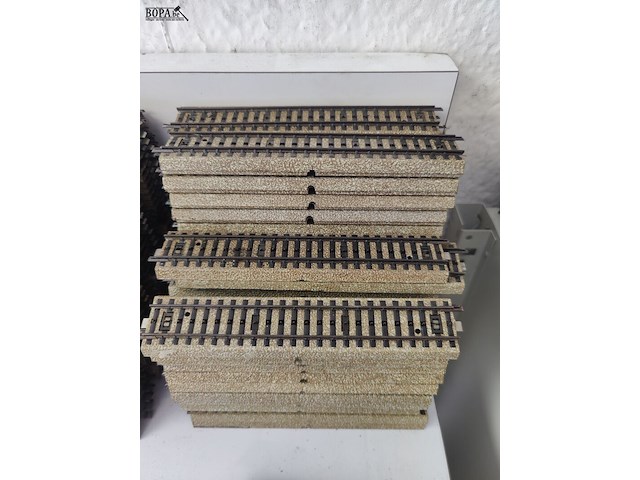 Lot 26 - rechte rails - 102 stuks - afbeelding 2 van  3