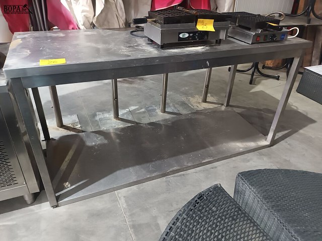 Lot 26 - rvs werktafel - afbeelding 1 van  3