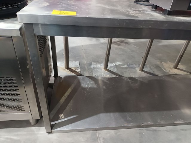 Lot 26 - rvs werktafel - afbeelding 2 van  3