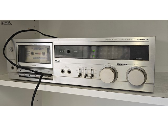 Lot 26 - sanyo stereo casette deck - afbeelding 1 van  3