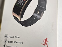 Lot 26 - smartwatches 3 stuks - afbeelding 2 van  7