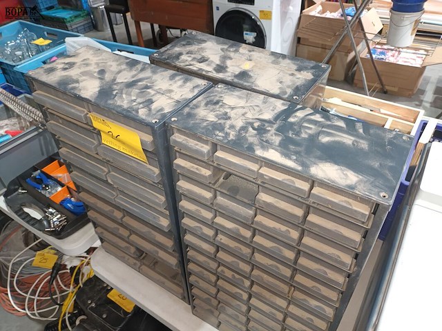 Lot 26 - sorteertoren. 3 stuks - afbeelding 4 van  5