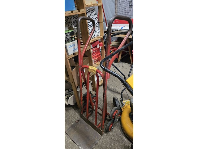 Lot 26 - steekwagen traploper - afbeelding 1 van  4