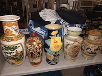Lot 26 - vazen. 5 stuks - afbeelding 2 van  5