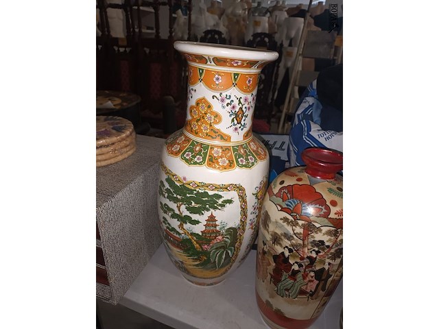Lot 26 - vazen. 5 stuks - afbeelding 3 van  5