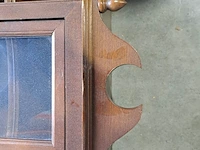 Lot 26 - vintage houten wandvitrinekast - afbeelding 5 van  5