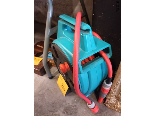 Lot 260 - gardena tuinslang op haspel - afbeelding 2 van  3