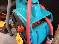 Lot 260 - gardena tuinslang op haspel - afbeelding 2 van  3