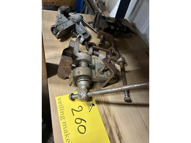 Lot 260 - lot minibankschroeven - 3 stuks - afbeelding 1 van  3