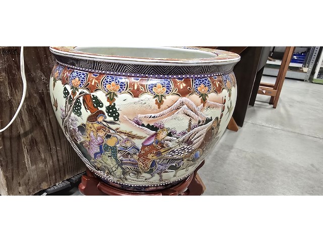 Lot 260 - satsuma stijl porseleinen vissenkom - afbeelding 3 van  6