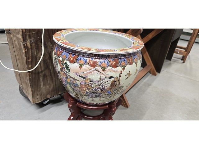 Lot 260 - satsuma stijl porseleinen vissenkom - afbeelding 4 van  6