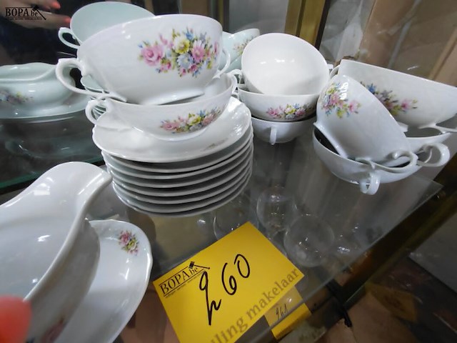 Lot 260 - vintage servies bavaria germany met bloemenmotief -20-delig - afbeelding 5 van  6