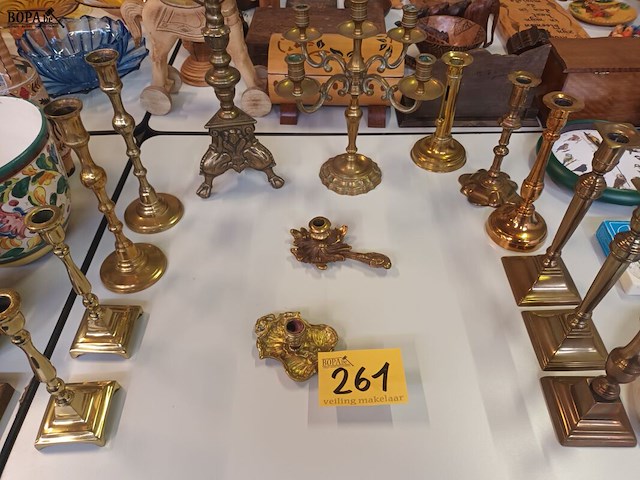 Lot 261 - kandelaars in koper. 14 stuks - afbeelding 1 van  5