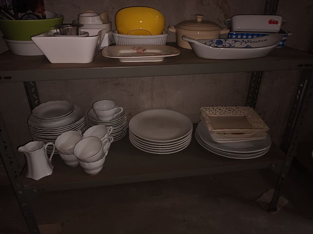Lot 261 - keukenmateriaal en huisraad - afbeelding 4 van  4