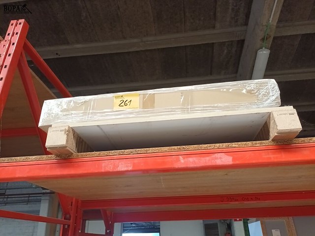 Lot 261 - onderdelen voor een bed - afbeelding 1 van  3