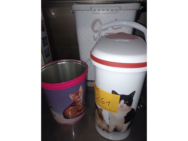 Lot 261 - voorraaddozen voor dierenvoer. 3 stuks - afbeelding 3 van  3