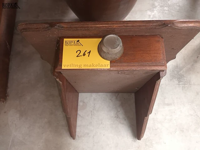 Lot 261 - wandrekje - afbeelding 1 van  4