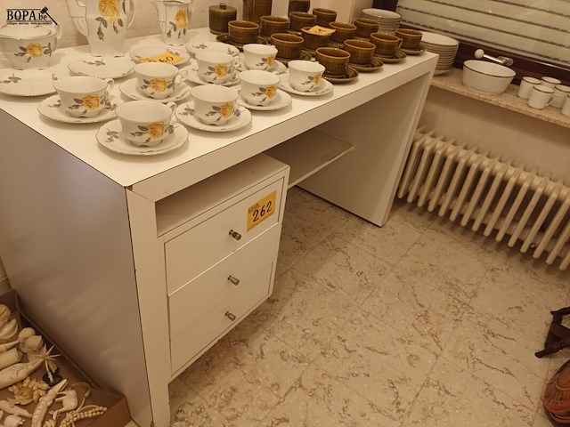 Lot 262 - bureau wit - afbeelding 1 van  5