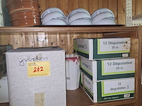 Lot 262 - glazen en servies - afbeelding 1 van  3