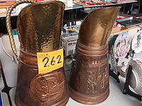 Lot 262 - koperen kolenemmer. 2 stuks - afbeelding 1 van  5