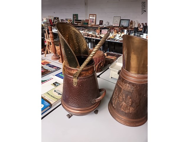 Lot 262 - koperen kolenemmer. 2 stuks - afbeelding 5 van  5