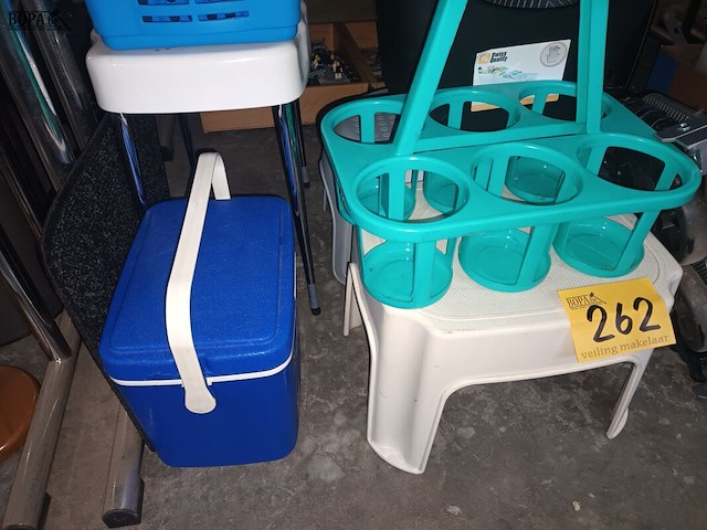 Lot 262 - poetsmateriaal en huisraad - afbeelding 4 van  5