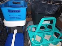 Lot 262 - poetsmateriaal en huisraad - afbeelding 5 van  5