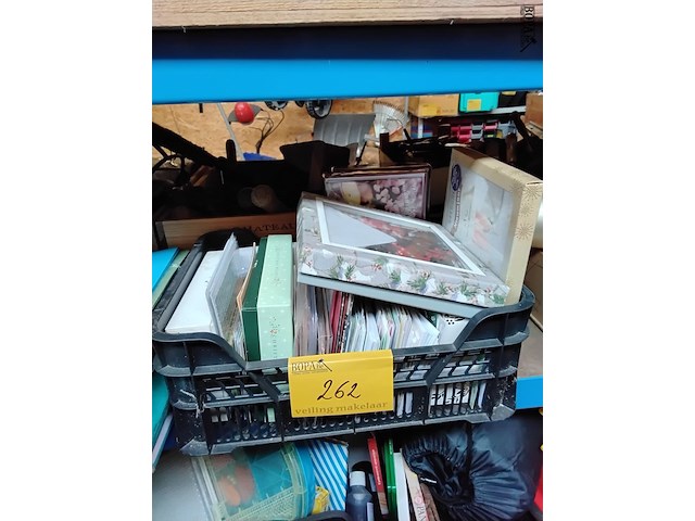 Lot 262 - wenskaarten diverse thema's - afbeelding 1 van  1
