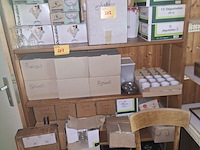 Lot 263 - houten rek - afbeelding 2 van  2