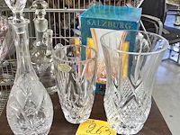 Lot 263 - vazen en karaffen 4 stuks - afbeelding 1 van  5