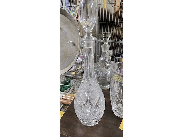 Lot 263 - vazen en karaffen 4 stuks - afbeelding 2 van  5