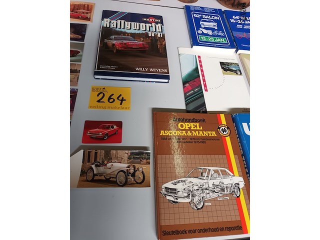 Lot 264 - automemorabilia boeken en prenten. 60 stuks - afbeelding 6 van  7