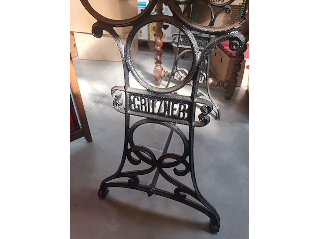 Lot 264 - bistro tafel met onyx blad - afbeelding 3 van  4