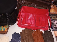 Lot 264 - handtassen, handschoenen en dassen. 35 stuks - afbeelding 2 van  6