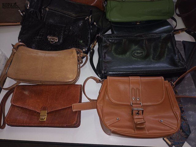 Lot 264 - handtassen, handschoenen en dassen. 35 stuks - afbeelding 5 van  6