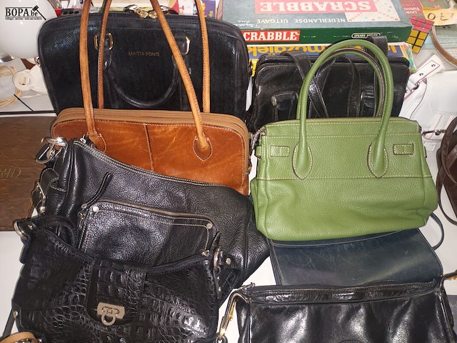 Lot 264 - handtassen, handschoenen en dassen. 35 stuks - afbeelding 6 van  6