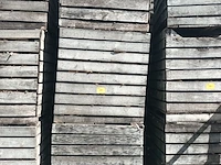 Lot 264 - houten kist met zaagmeel. 3 stuks