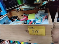 Lot 264 - kantoorbenodigdheden allerlei oa inkt, balpen, scharen, reke - afbeelding 2 van  2
