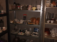 Lot 264 - keukenmateriaal en huisraad - afbeelding 1 van  3