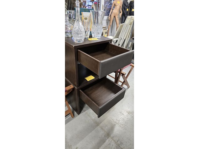 Lot 264 - nachtkastjes met lade 2 stuks - afbeelding 2 van  2