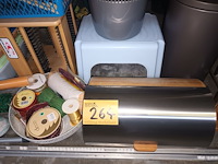 Lot 264 - poetsmateriaal en huisraad. 19 stuks - afbeelding 3 van  5