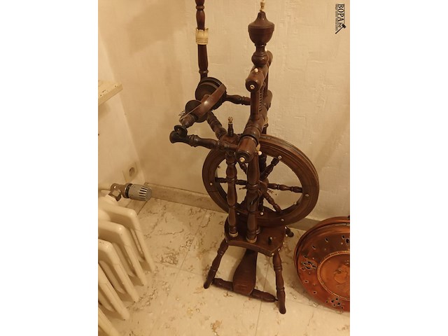 Lot 264 - spinnewiel - afbeelding 2 van  4