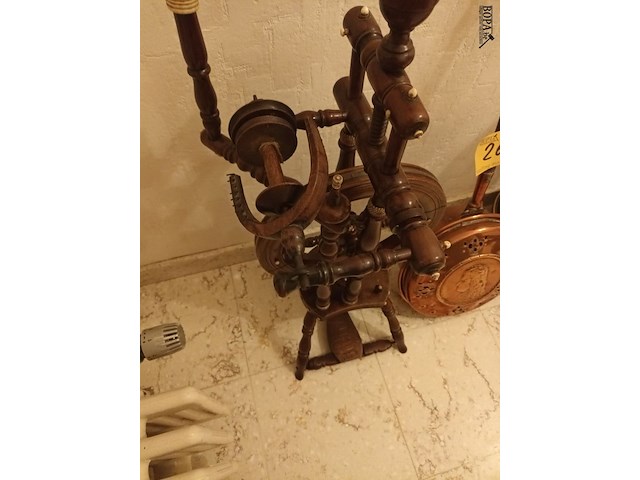 Lot 264 - spinnewiel - afbeelding 4 van  4
