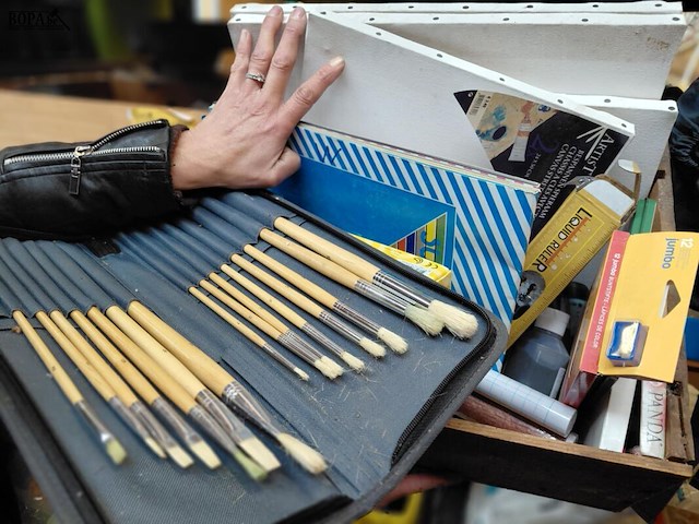 Lot 265 - creatieve materialen: doebox - verf - penselen - canvas - kl - afbeelding 3 van  3