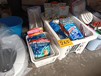 Lot 265 - huisraad en poetsmateriaal