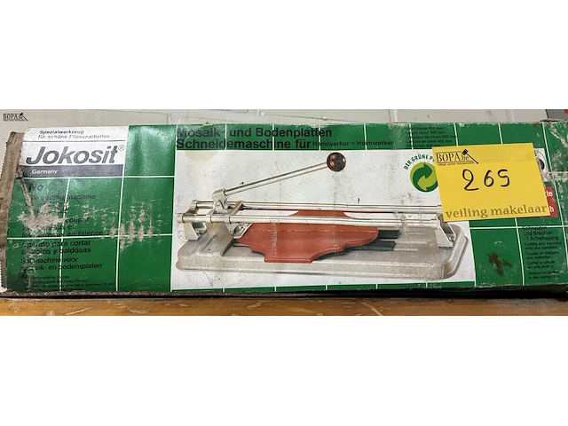 Lot 265 - tegelsnijder jokosit - afbeelding 1 van  1